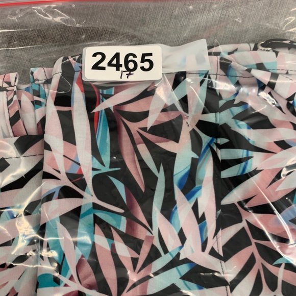 Brand New! Strictly Scrubs Stretch Top Women's XS Multicolor Comfortable Soft - Picture 13 of 13